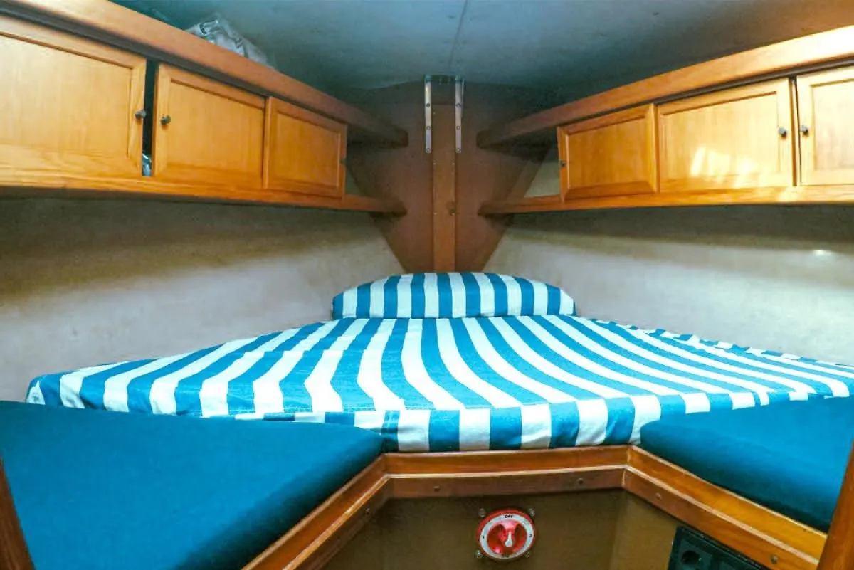 Sailing&Stay - A Night Onboard With Your Sailing Experience バルセロナ 0*,  スペイン