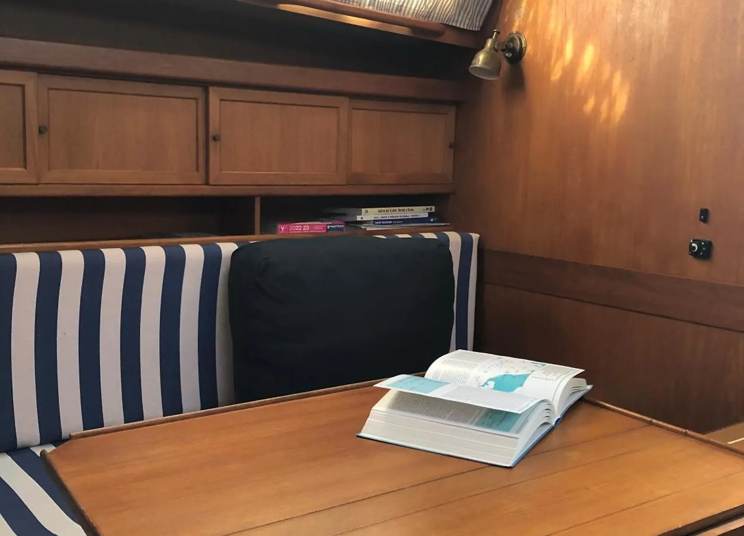 船上ホテル Sailing&Stay - A Night Onboard With Your Sailing Experience バルセロナ スペイン